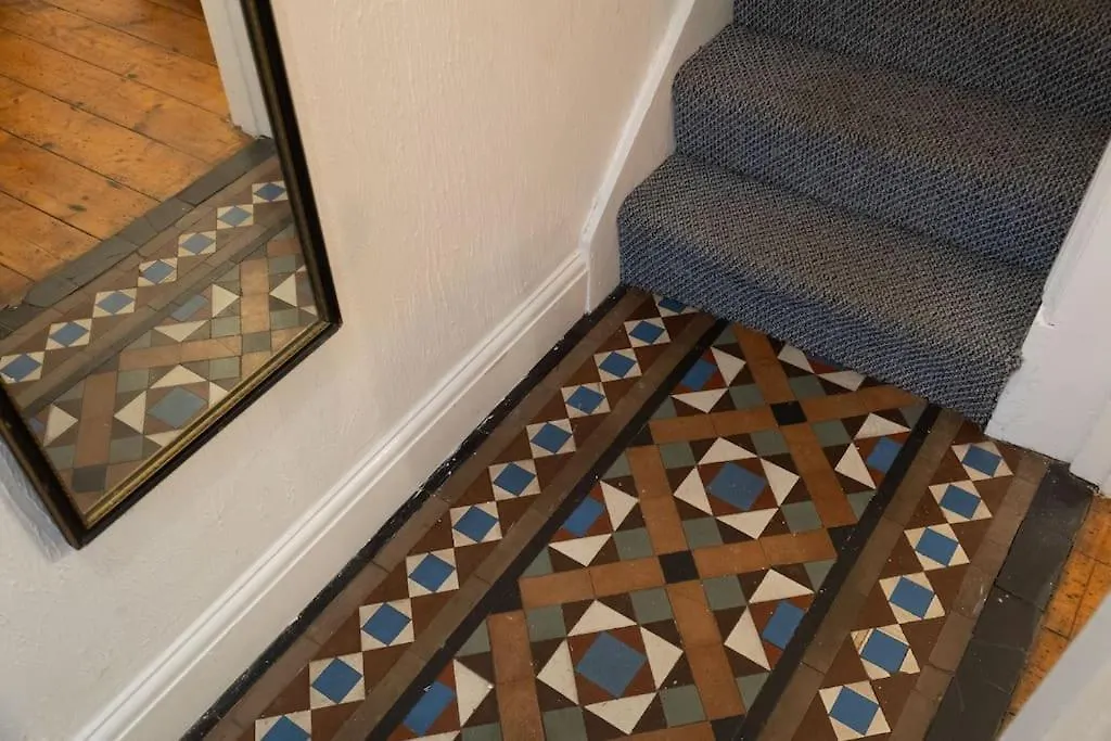 Holiday home Gloucester City - Birchmore House - 2 Bedroom End Terrace Property Near To City Centre & Hospital With On-Street Parking - Sleeps 5 - Great For Hospital Workers & Contractors - Hosted By Rentmyhouse GLOUCESTERSHIRE United Kingdom